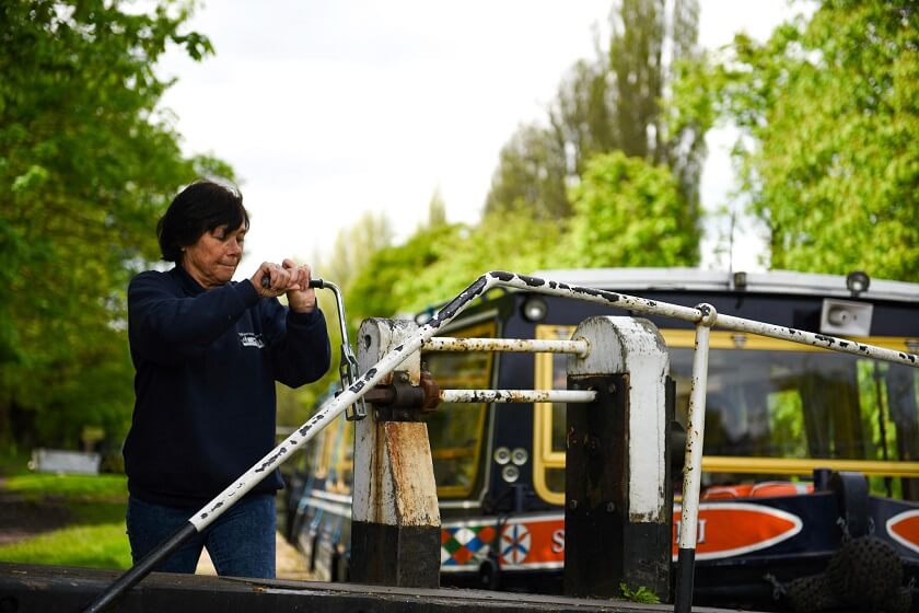canal cruises near tring
